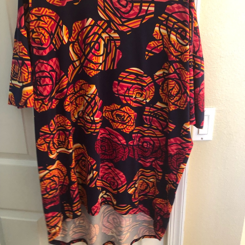 LulaRoe Irma shirt